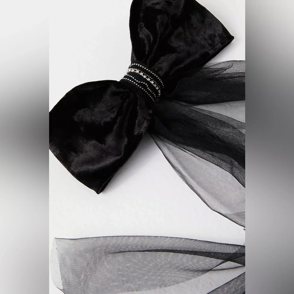 New🌟Velvet Droopy Bow